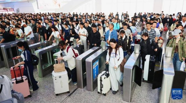 广盛网  24.33亿人次！国庆中秋假期中国交通出行创历史新高